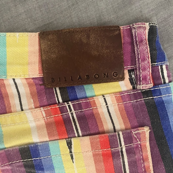 ❌SOLD❌ Billabong rainbow shorts - Picture 4 of 6